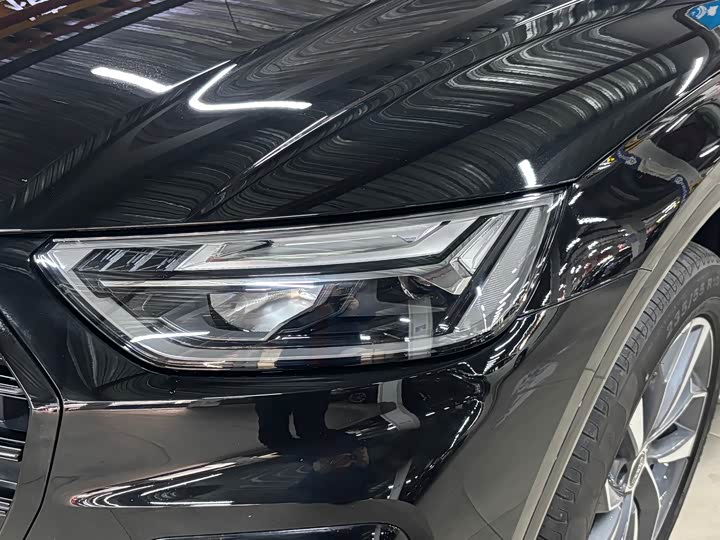 Фото 8 - Audi Q5L