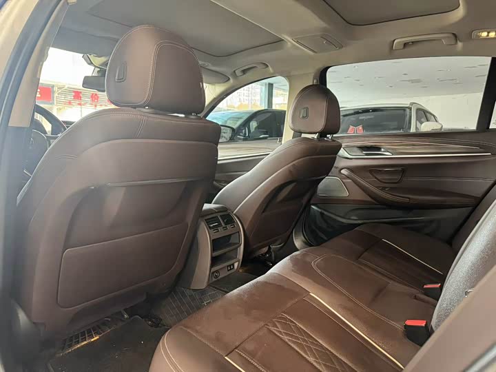 Фото 5 - BMW 5 Series