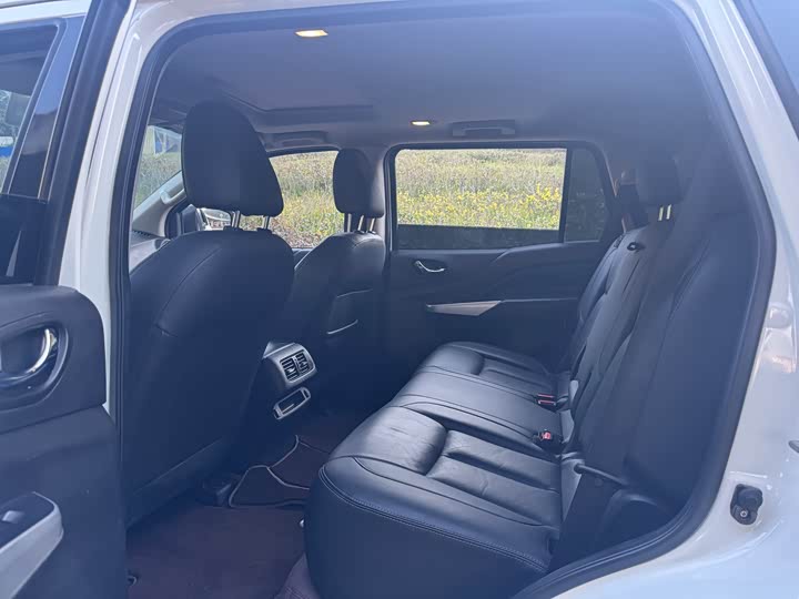 Фото 4 - Nissan Terra