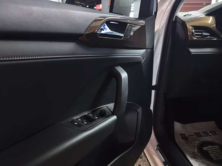 Фото 5 - Volkswagen Tharu