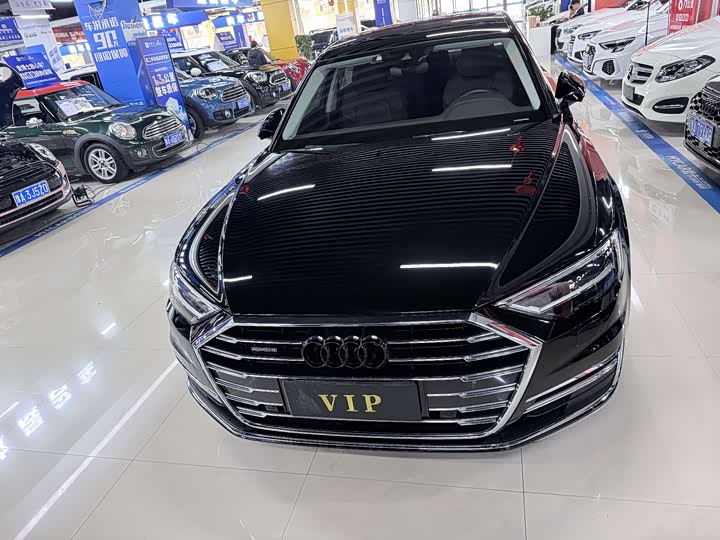 Фото 2 - Audi A8