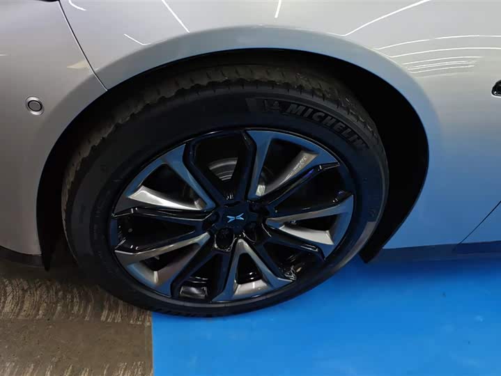 Фото 6 - XPeng P7