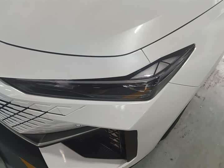 Фото 5 - Changan UNI-V Hybrid