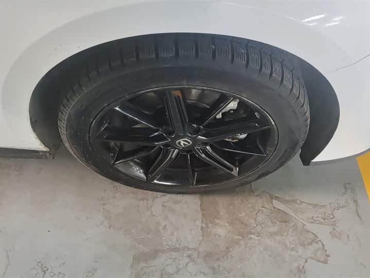 Фото 6 - Changan UNI-V Hybrid