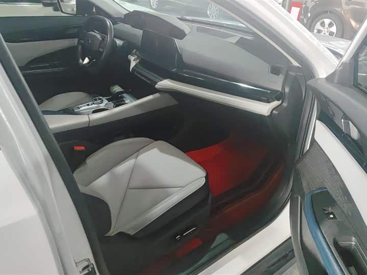 Фото 8 - Changan UNI-V Hybrid