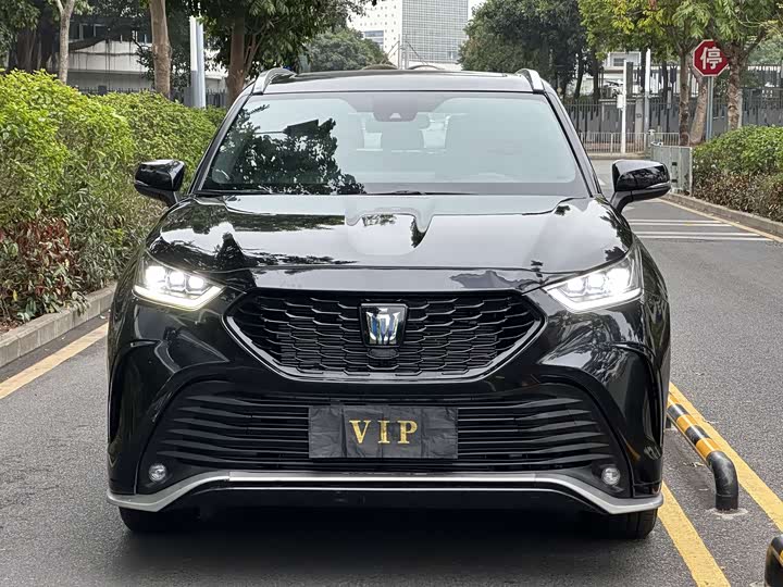 Фото 2 - Toyota Crown Kluger