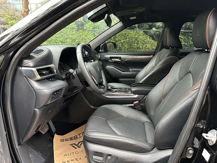 Фото 4 - Toyota Crown Kluger