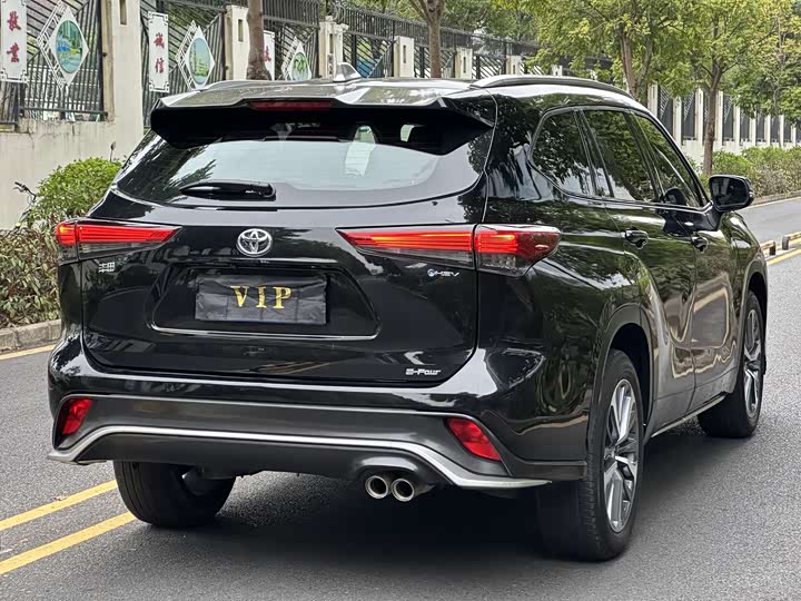 Фото 7 - Toyota Crown Kluger