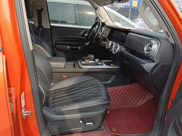 Фото 8 - Tank 300