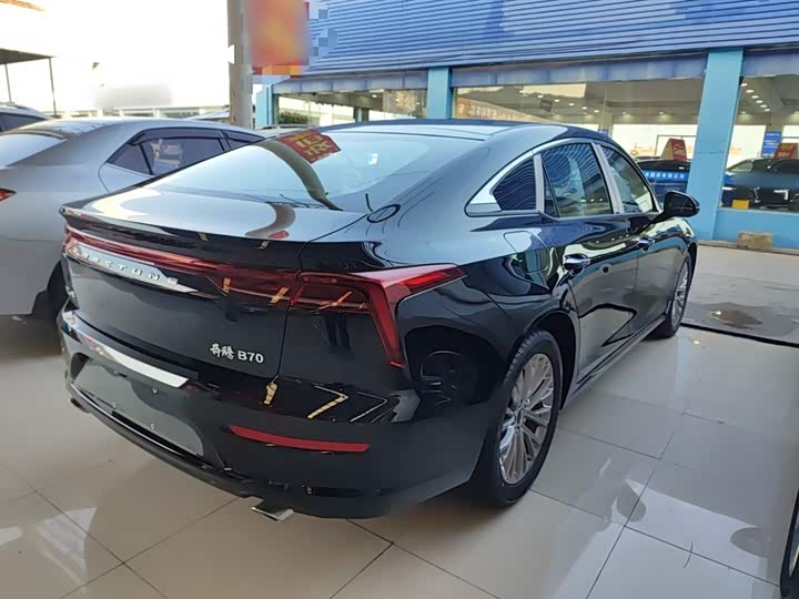 Фото 7 - Bestune B70