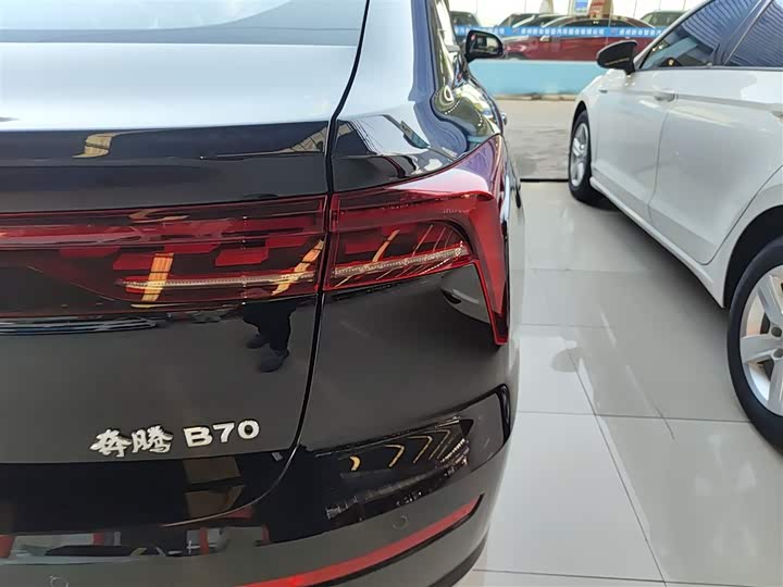 Фото 8 - Bestune B70