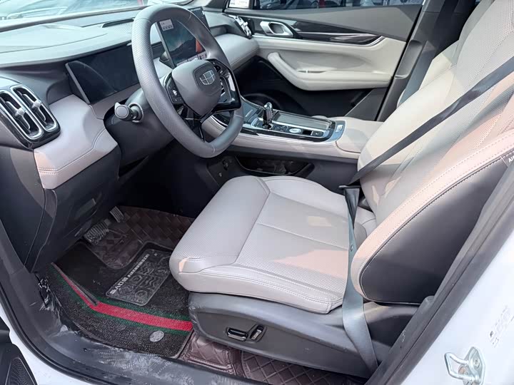 Фото 4 - Geely Atlas L