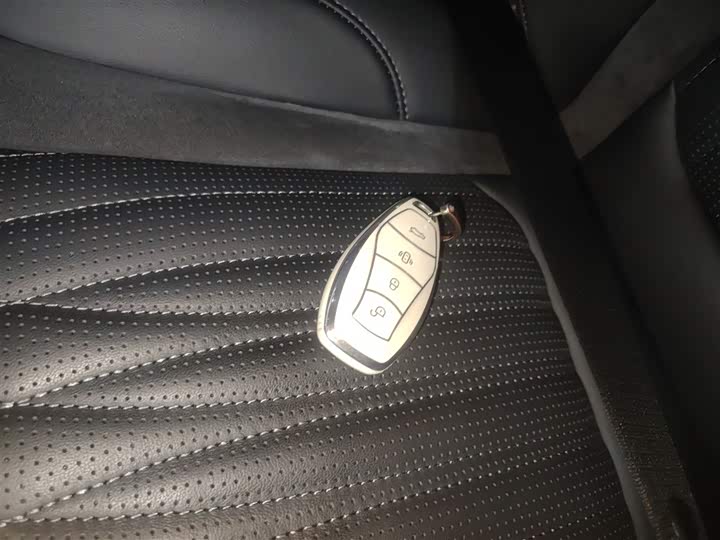 Фото 9 - Hongqi HS5