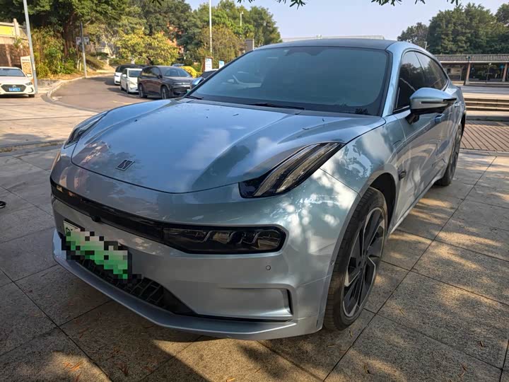 Фото 1 - Zeekr 001