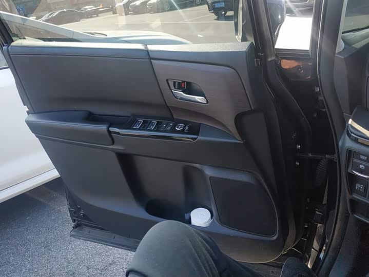 Фото 7 - Honda Odyssey