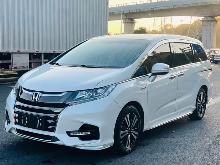 Фото 1 - Honda Odyssey