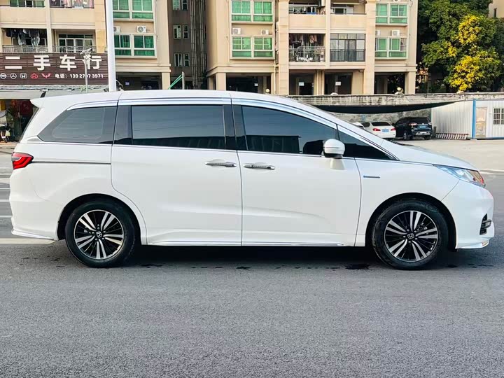 Фото 7 - Honda Odyssey