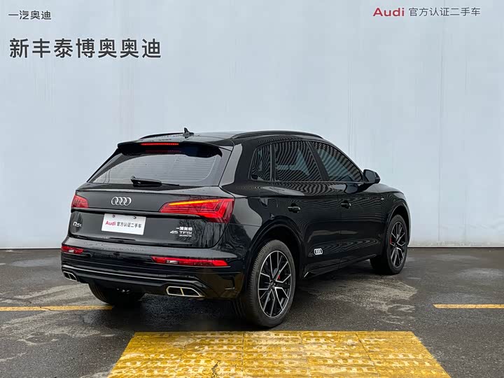 Фото 6 - Audi Q5L