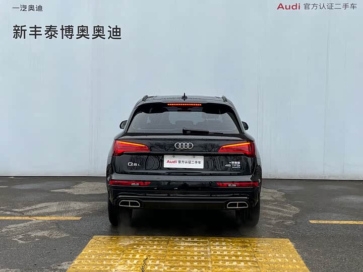 Фото 7 - Audi Q5L