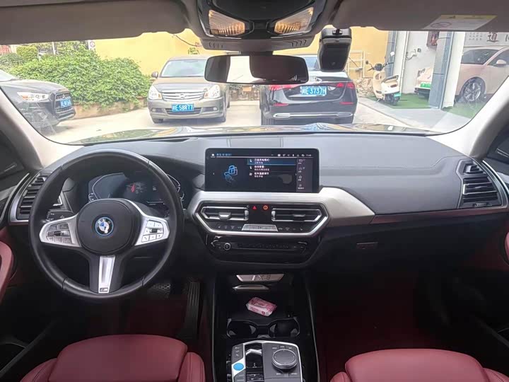 Фото 6 - BMW iX3