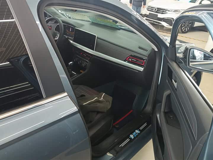 Фото 8 - Volkswagen Lavida