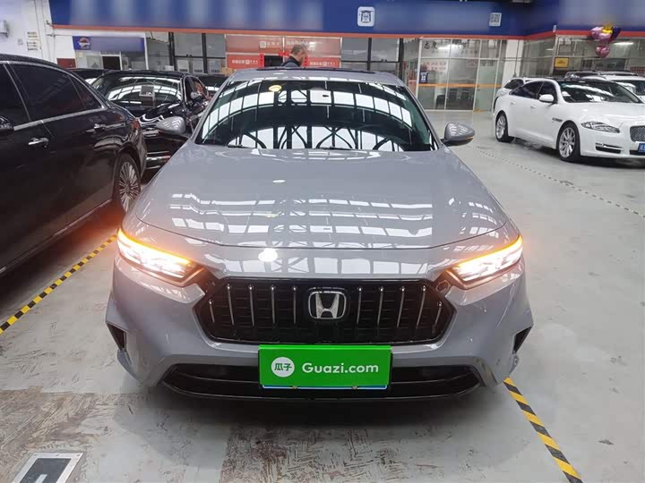 Фото 3 - Honda Inspire