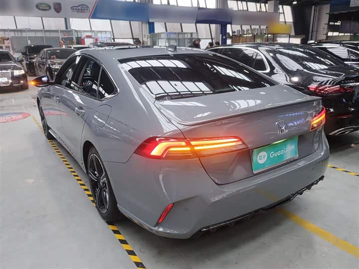 Фото 5 - Honda Inspire