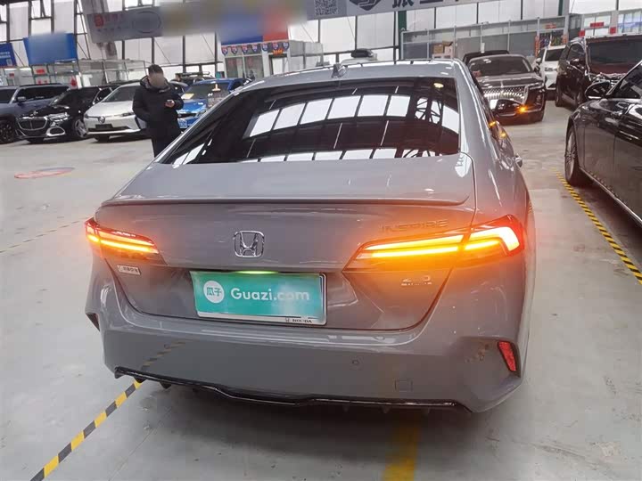 Фото 6 - Honda Inspire