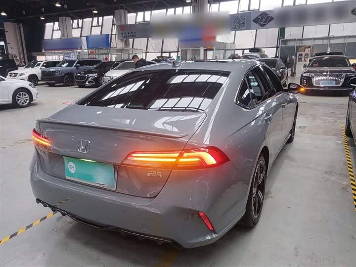 Фото 7 - Honda Inspire