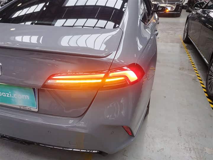 Фото 8 - Honda Inspire