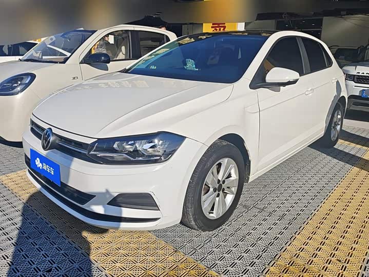 Фото 1 - Volkswagen Polo