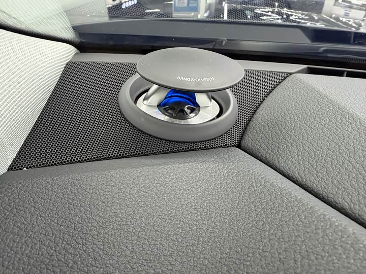 Фото 5 - Audi A8