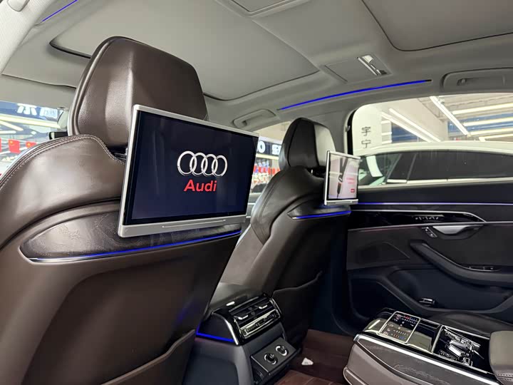 Фото 6 - Audi A8