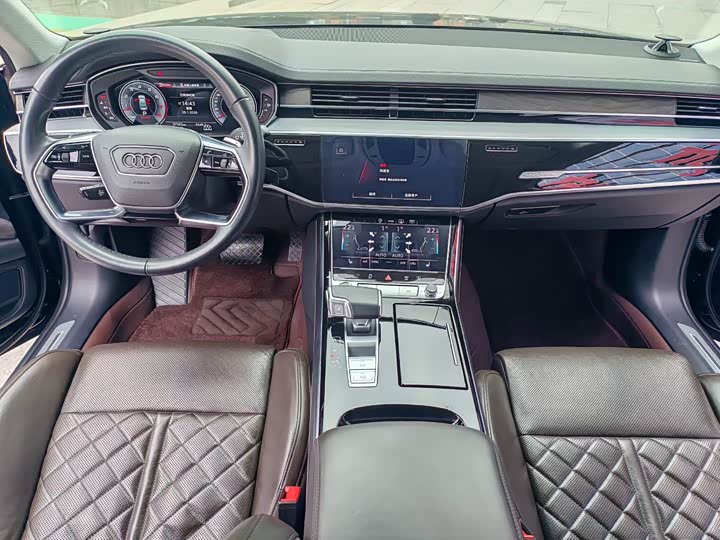 Фото 8 - Audi A8