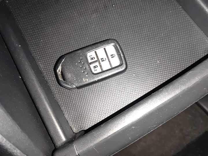 Фото 9 - Honda Elysion