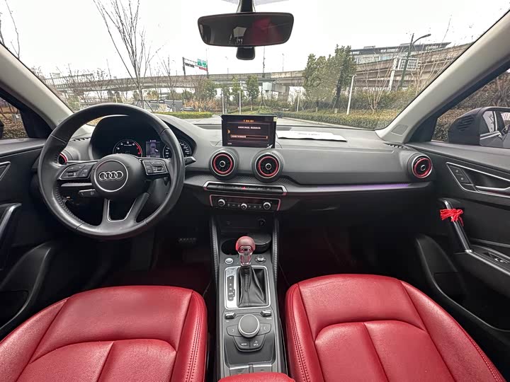 Фото 8 - Audi Q2L
