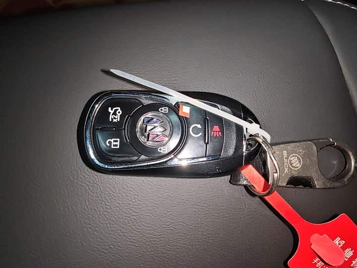 Фото 9 - Buick LaCrosse