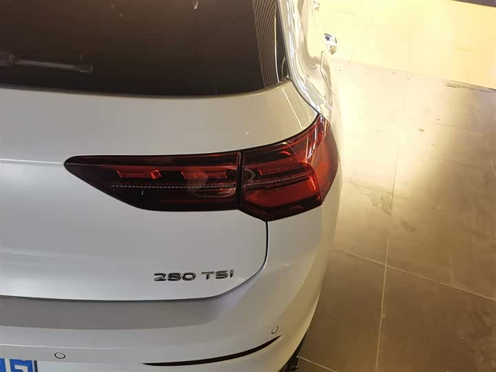 Фото 8 - Volkswagen Golf