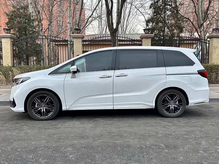 Фото 3 - Honda Odyssey