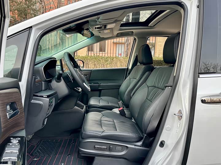 Фото 4 - Honda Odyssey