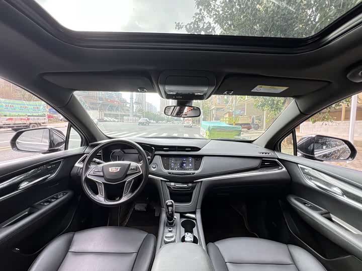Фото 4 - Cadillac XT5
