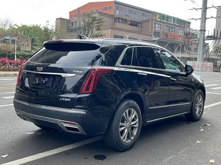 Фото 9 - Cadillac XT5