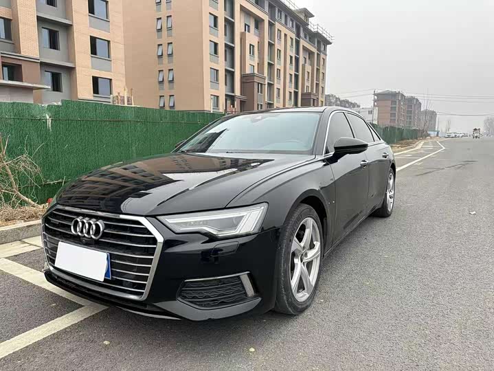 Фото 1 - Audi A6L