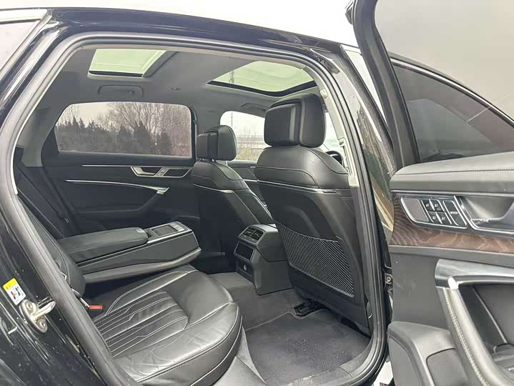 Фото 6 - Audi A6L