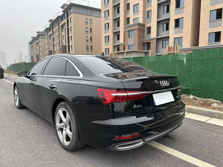 Фото 9 - Audi A6L