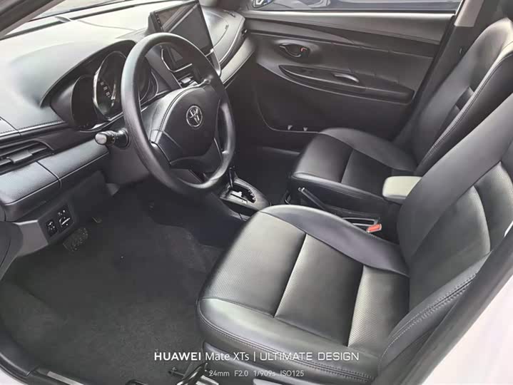 Фото 9 - Toyota Yaris L