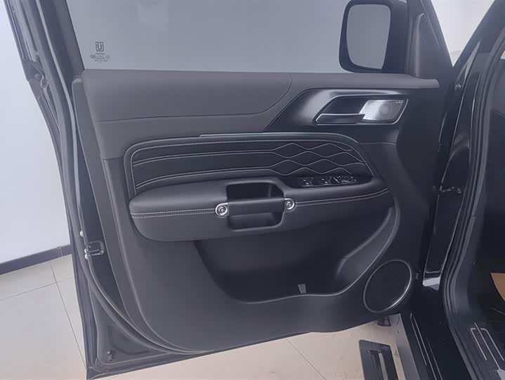 Фото 7 - Tank 300