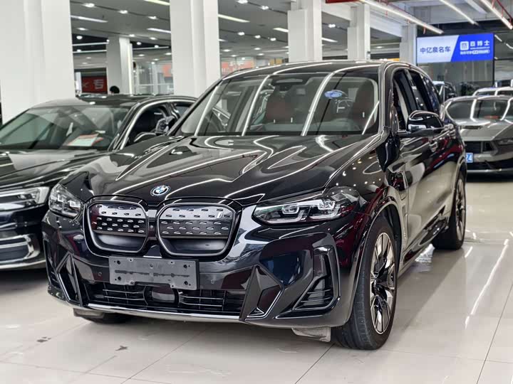 Фото 1 - BMW iX3