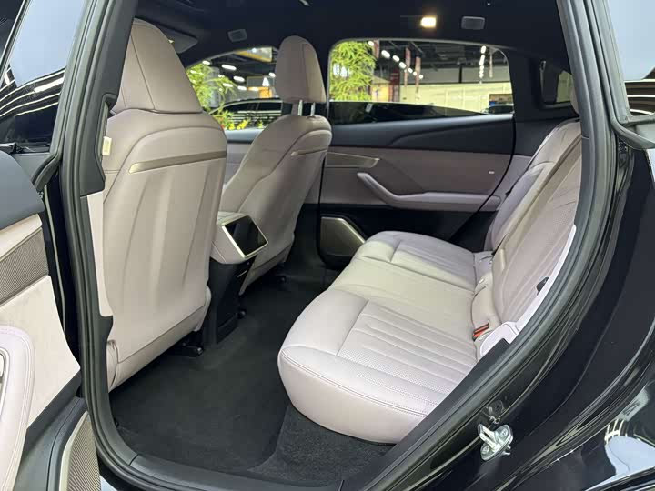 Фото 7 - Nio Onvo L60