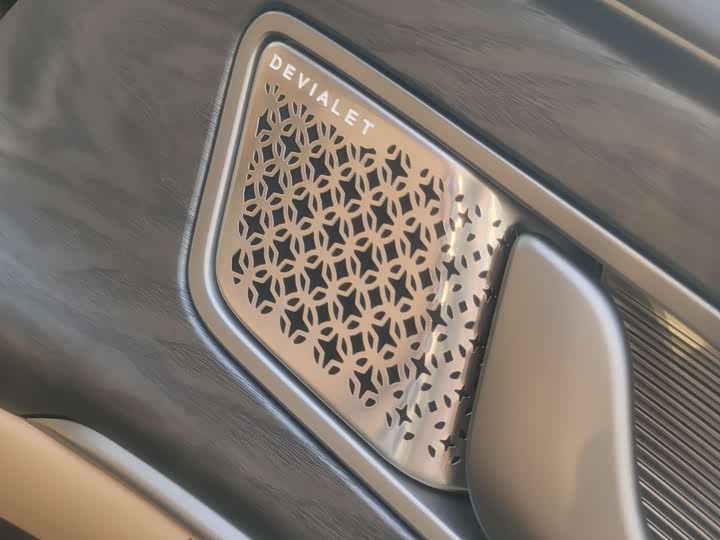 Фото 5 - Denza D9